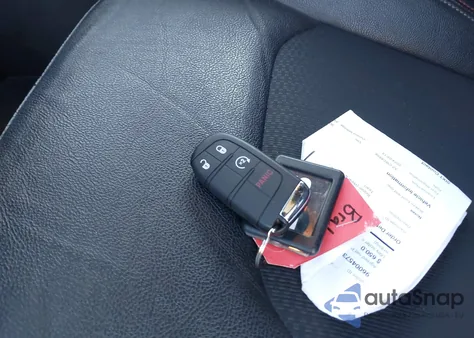 2024 Jeep Compass Trailhawk 4X4 z USA, uszkodzony, nr VIN 3C4NJDDN9RT144663